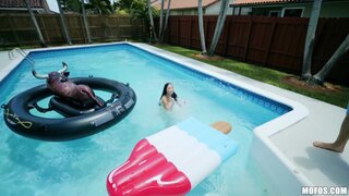 Don't Break Me - Poolside Pussy Ride - 09/27/2018