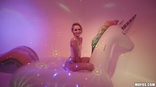 Don't Break Me - Inflatable Room - 03/20/2019