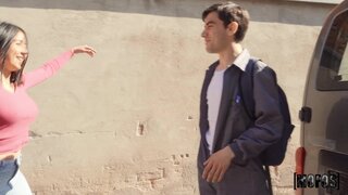 Stranded Teens - Valeria Needs to Move - 10/13/2022