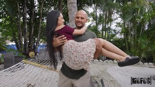 Don't Break Me - Sexy Selena Gets Fucked Until She Squirts - 09/05/2023
