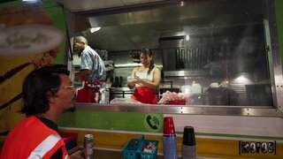 Let's Post It - Taco Food Truck - 01/01/2025