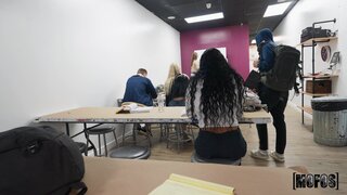 Let's Post It - Ass in Class - 06/06/2025