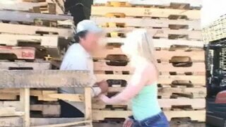 Asses In Public - Sex On A Sunny Day - 02/26/2008