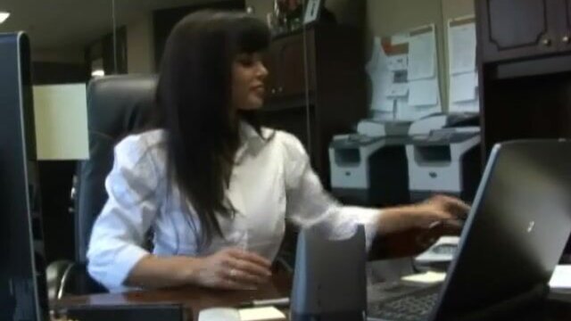 Day With A Pornstar - Who wants to chill with Lisa Ann for a day? - 01/12/2009