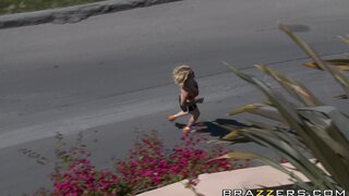 Big Tits In Sports - You Like To Jog, I love Your Juggs - 06/19/2009