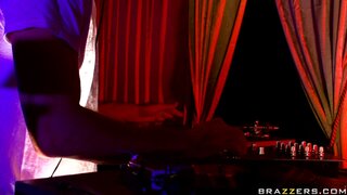 Baby Got Boobs - Ministry of Pound - 05/12/2010