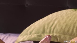 Mommy Got Boobs - Zoning for Maternal Boning - 12/17/2010