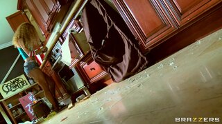 Teens Like It Big - Teenage Squatter - 01/10/2012