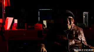 Pornstars Like it Big - The Blindfold, The Babe and The Big Dick - 01/30/2012