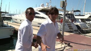 ZZ Series - Ep-5: Surprise Sur Le Bateau - 03/05/2012