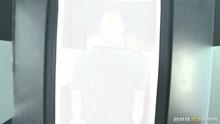 Shes Gonna Squirt - Massive Flight Risk - 08/27/2012