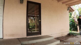 Mommy Got Boobs - Peeping Tom Peeping Mom - 10/12/2012