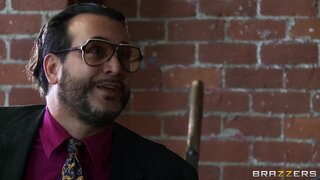 Pornstars Like it Big - The Incredible Slut - 10/29/2012