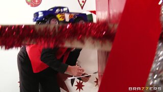 Mommy Got Boobs - Jiggle All the Way - 12/21/2012