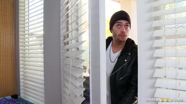 Mommy Got Boobs - Big Gamble on Big Tits - 03/29/2013