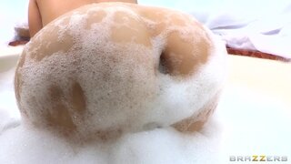 Big Wet Butts - Bubble Butt - 04/19/2013