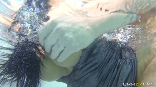 Mommy Got Boobs - She Does What She Wants - 08/16/2013