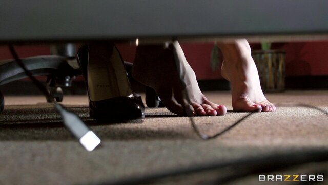 Big Tits at Work - Worshiping Joslyn's Feet - 11/14/2013