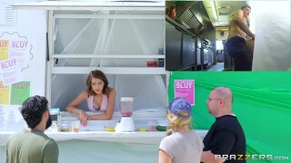 Brazzers Exxtra - Smoothie Slut - 09/16/2015
