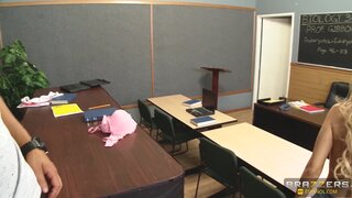 - Atrás del Salón de Clase - 09/24/2015