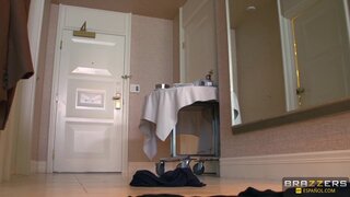 - Servicio Completo a la Habitación - 10/19/2015