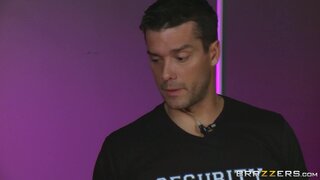 Real Wife Stories - Anything To Get In! - 12/19/2015