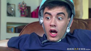 Mommy Got Boobs - La Seductora - 08/02/2016