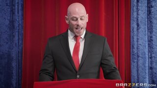 Brazzers Exxtra - Hot Mic - 12/22/2017