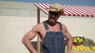 Brazzers Exxtra - Plump As A Peach - 03/21/2018