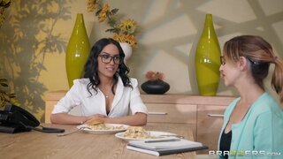 Big Tits at Work - Cumpany Lunch - 08/03/2018